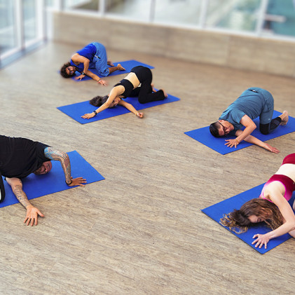 ¿Cómo una clase de Yoga por la mañana beneficia a tu cuerpo y mente?